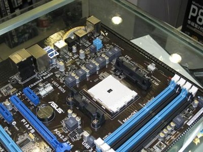 全固态扎实用料，性价比之选 华硕F1A75主板仅售640元